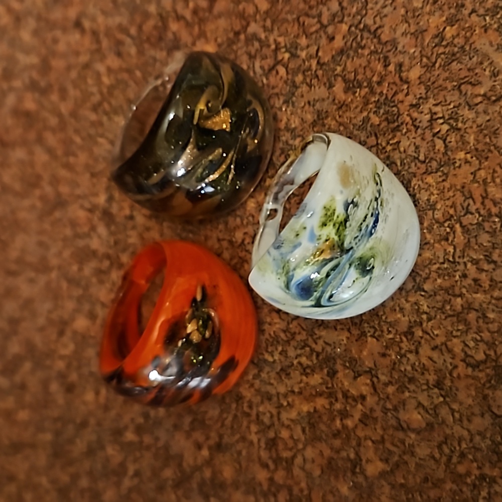 Glass colored rings